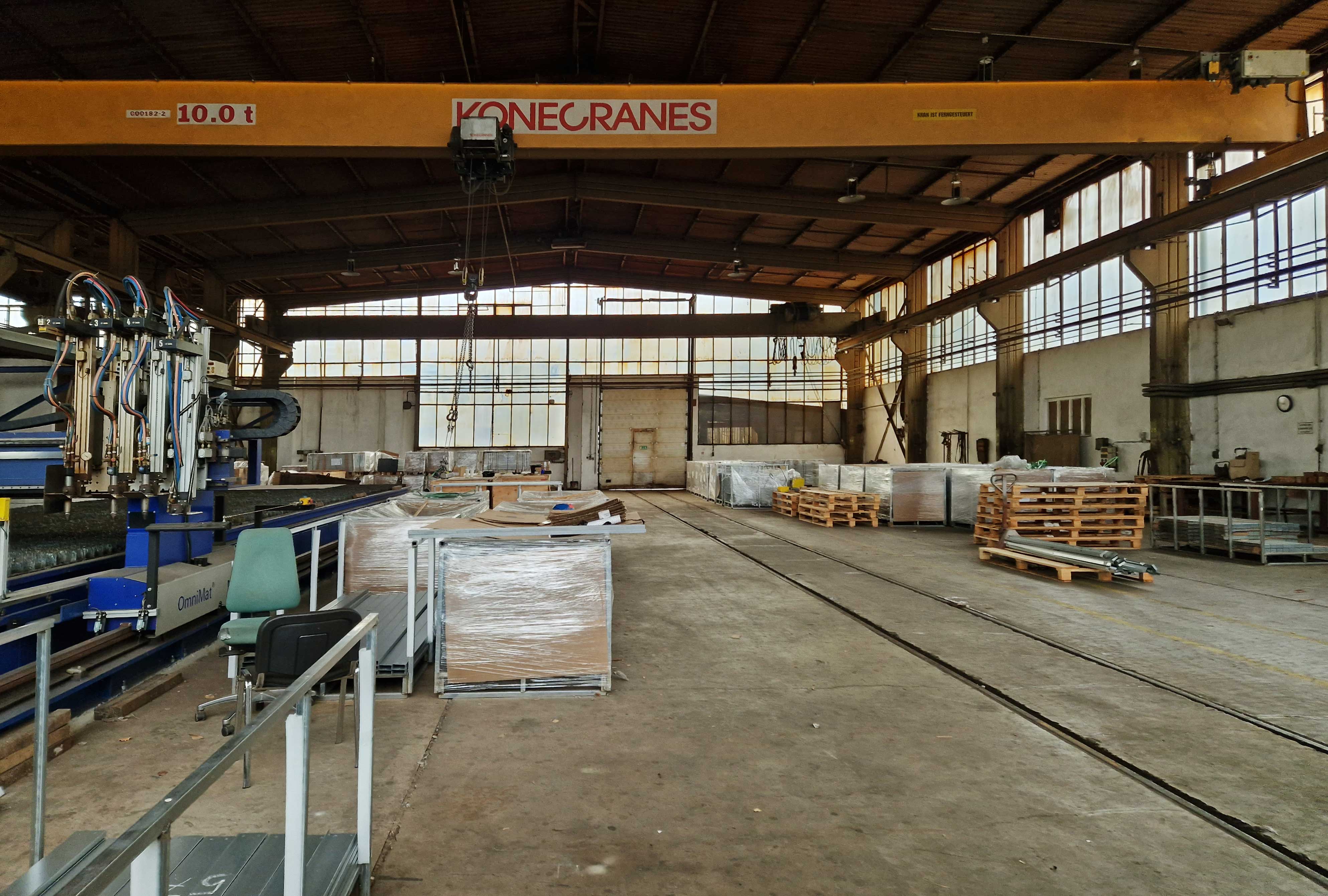 Doppel Lagerhalle